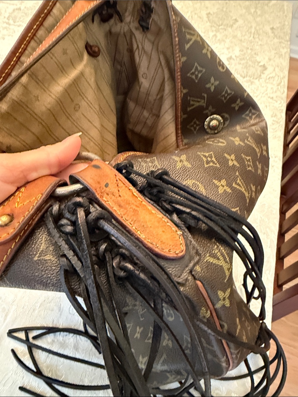 Louis Vuitton large bag - Picture 11 of 15